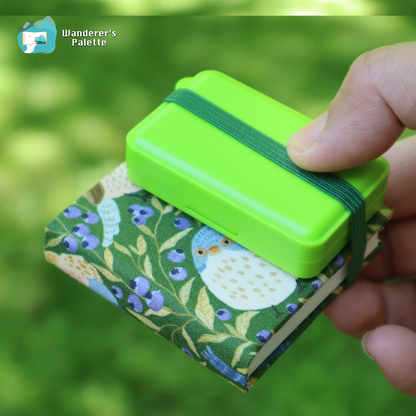 	Pos 10: Mini watercolor palette closed - pocket travel art kit