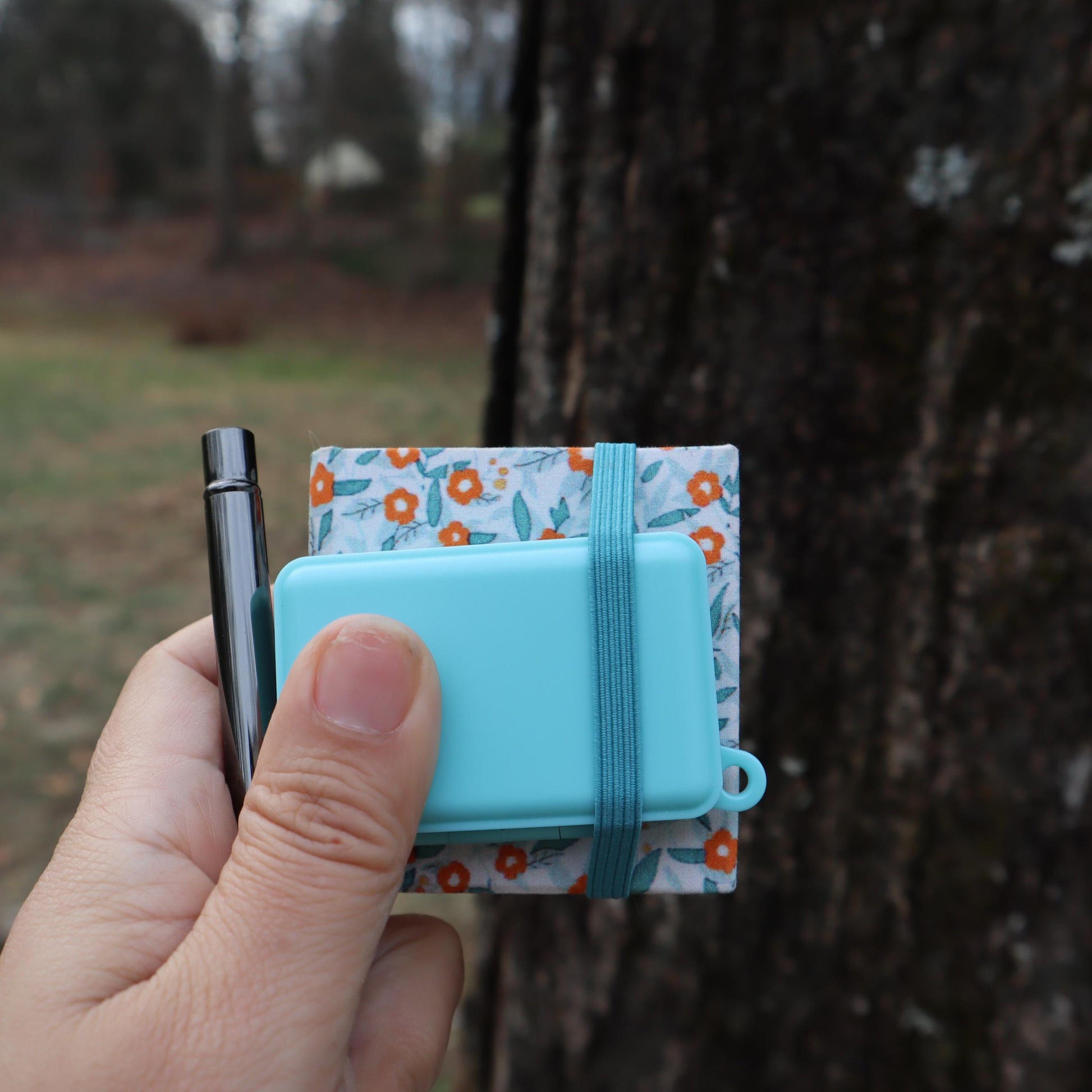 	Pos 9: 100% cotton 300gsm hot press pages - mini watercolor journal