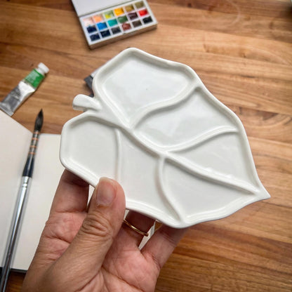 Leaf Shaped Ceramic Watercolor Palette, White Mixing Palette, Nature-Inspired Artist Paint Tray